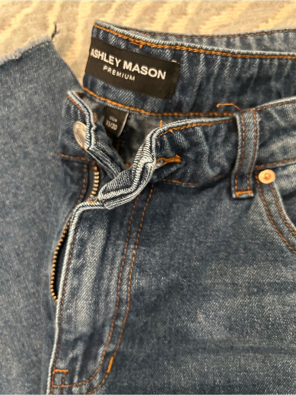 Jean Bundle, 4 Pairs Size 6-8, Straight, Wide, Flare, and Boot leg Jeans - Picture 4 of 16